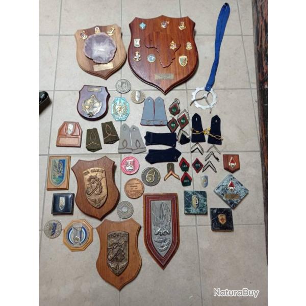Grouping d'insignes et souvenirs d'un Lieutenant Colonel H�licopter OPEX etc
