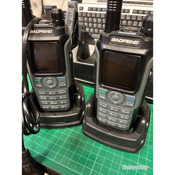 2 talkie-walkie Baofeng UV-21 + stations de charge, C�ble liaison pc