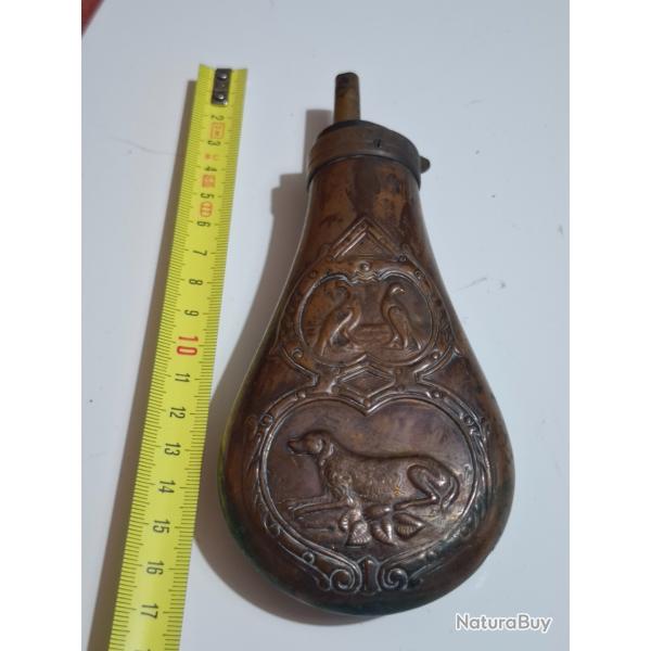1 gourde poudre noir en cuivre
