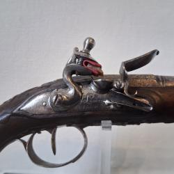 Pistolet 18&egrave;me Lamotte la&icirc;n&eacute; pistolet XVIII&egrave;me