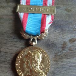 m&eacute;daille comm&eacute;morative et maitien de l ordre alg&eacute;rie