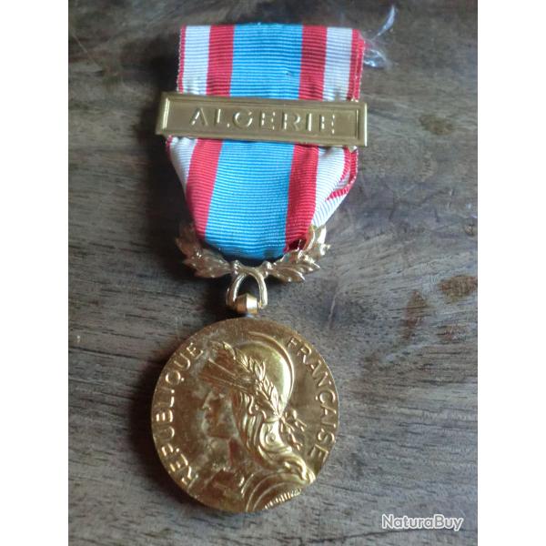 m�daille comm�morative et maitien de l ordre alg�rie