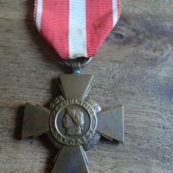 m&eacute;daille  croix de la valeur militaire