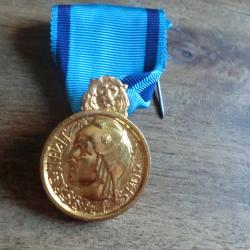 m&eacute;daille  jeunesse et sport