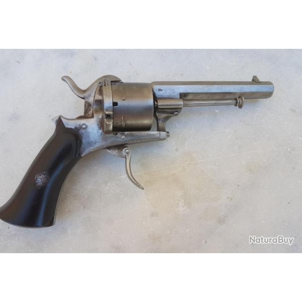 Pistolet � broche de calibre 9 mm