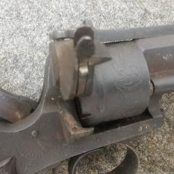 Revolver 12mm &agrave; broche syst&egrave;me LEFAUCHEUX &agrave; cadre ferm&eacute;.