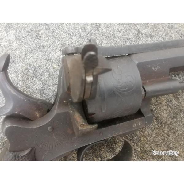 Revolver 12mm � broche syst�me LEFAUCHEUX � cadre ferm�.