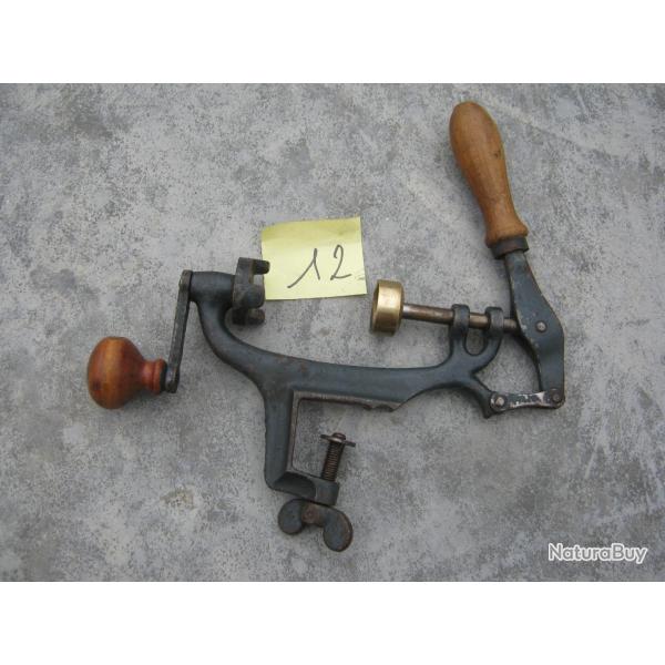 SERTISSEUR CAL 12 LOT 1