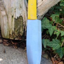 Couteau de Cuisine Style Japonais Santoku Lame Acier Carbone 1055 Manche R&eacute;sine Fabric Artisanale