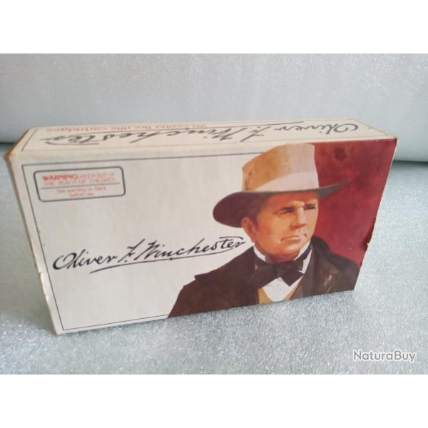 Boite de 20 cartouches Winchester �dition limit�e calibre 38/55. tr�s bon �tat proche du neuf