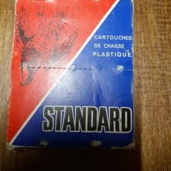vend 1 boite de 10 cartouches calibre 16/65 plastiques sertissage &eacute;toile plombs n&deg;10 standard