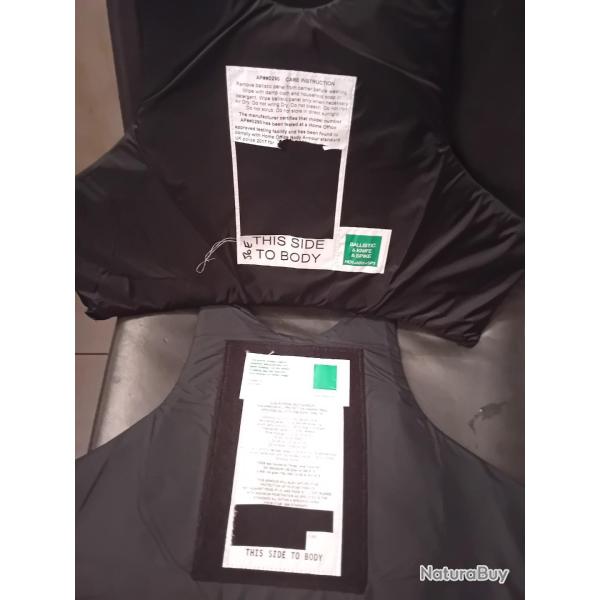 Ench�re lot de 2 plaques balistiques contre les armes de poings et les lames AEGIS 44X32
