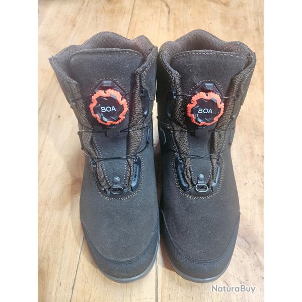 Vend chaussure de marche Chiruca vibram