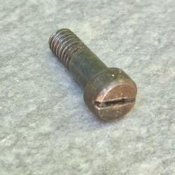 Vis de boitier courte pour Mauser 98 ( mod&egrave;le pr&eacute;vu sans contre vis )