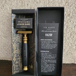 Rasoirs m&eacute;caniques ( 2 pi&egrave;ces ) plus bol mousse &agrave; raser neufs