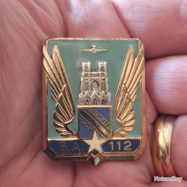 INSIGNE BASE AERIENNE 112 REIMS ( DRAGO - A 565 )