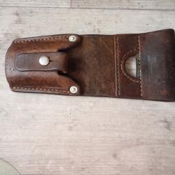 Sans date : PORTE FOURREAU / GOUSSET / PORTE BAIONNETTE SUISSE