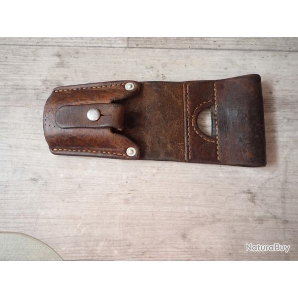 Sans date : PORTE FOURREAU / GOUSSET / PORTE BAIONNETTE SUISSE