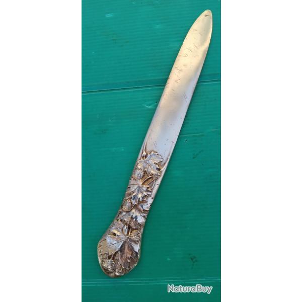 ANCIEN OUVRE LETTRE  TOUT EN BRONZE  AVEC SIGNATURE  :  BIGARO  . LG : 254mm .