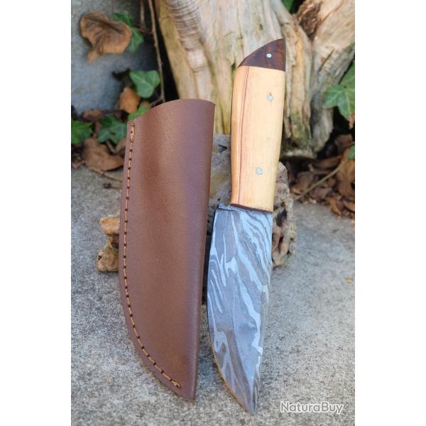 Couteau Bushcraft Lame Lamin�e 3 Couches Acier Carbone 1075 Manche Bois Etui Cuir Fabric ArtisanaleA