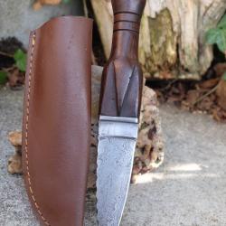 Couteau Dague Scottish Dirk Lame Acier Damas 256 Couches Manche Bois Etui Cuir Fabric Artisanale