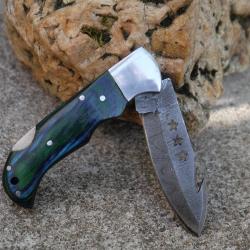 Couteau A D&eacute;pecer Petit Gibier Lame Etoiles Damas 128 Couches Style Buck 112 Manche Bois Artisanale