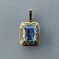 Pendentif or massif 18 carats - belle aigue-marine