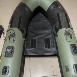 Flot tube black cat avec moteur