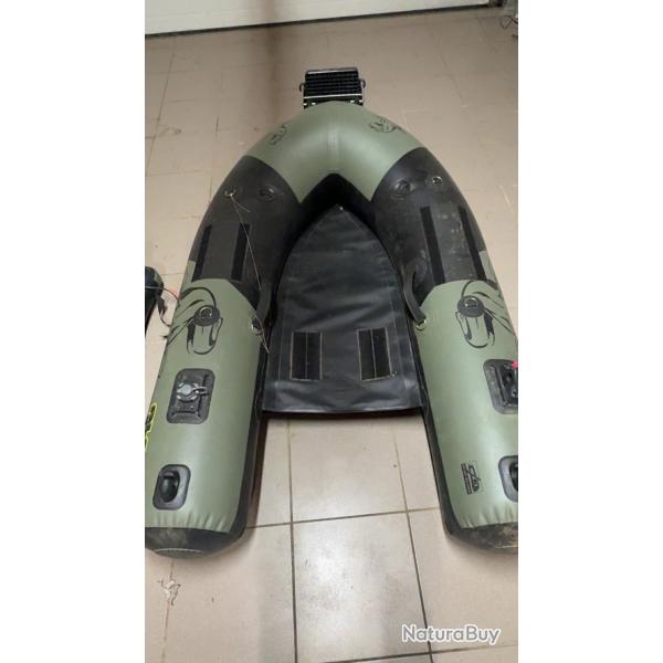 Flot tube black cat avec moteur