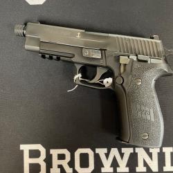 SIG P226 Navy filet&eacute;