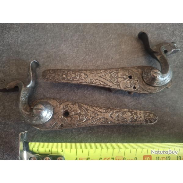 Paire de platines a broche