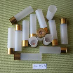 Baisse de ptix... 100 Douilles neuves cal 16 culots 16mm l&eacute;g&egrave;rement ternis mais pas oxyd&eacute;s long 70mm