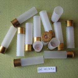 Baisse de prix... 50 Douilles neuves cal 16 culots 16mm l&eacute;g&egrave;rement ternis mais pas oxyd&eacute;s long 65 mm