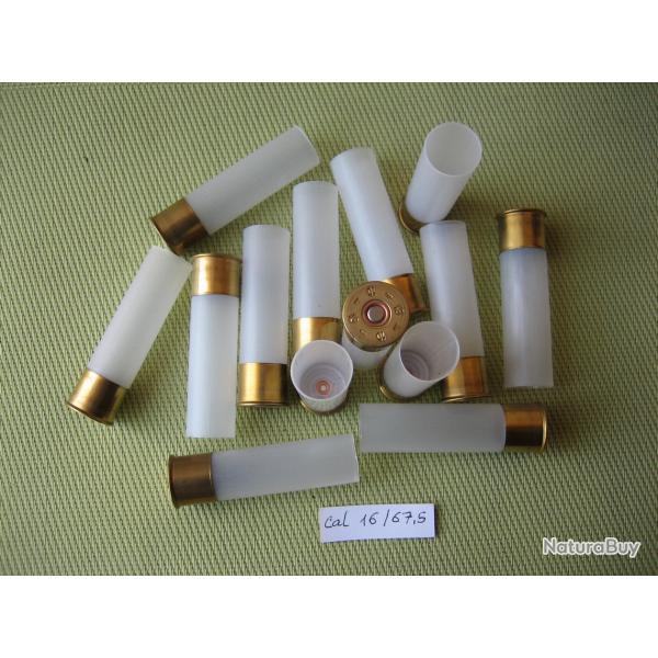 Baisse de prix... 50 Douilles neuves cal 16 culots 16mm l�g�rement ternis mais pas oxyd�s long 65 mm