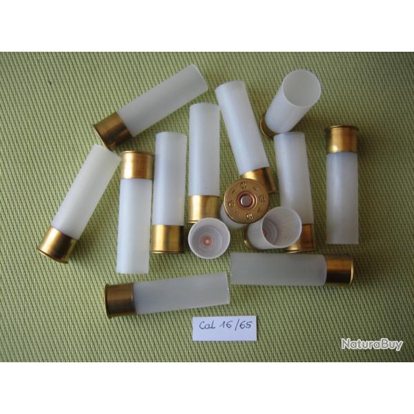 Baisse de prix... 100 Douilles neuves cal 16 culots 16mm l�g�rement ternis mais pas oxyd�s long 65