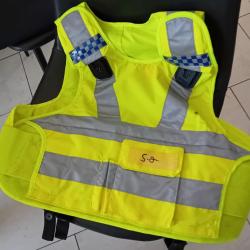 ENCHERE GILET PARE BALLES FLUORESCENT JAUNE EN KEVLAR TAILLE M