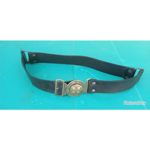 CEINTURON SCOUTS DE FRANCE  "  ETRE  PRET "   DE   1930  TOUT CUIR  EN BEL  ETAT  .
