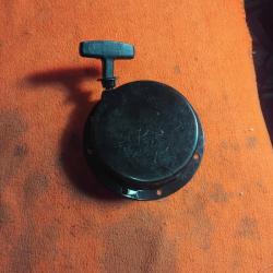 Lanceur d&eacute;marreur tondeuse divers p&egrave;se 435gr