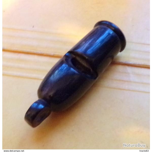 SIFFLET DE LA POLICE FRANCAISE EN PLASTIQUE ,BON ETAT VOIR PHOTO . POUR TOUT RENSEIGNEMENT ME CONTAC