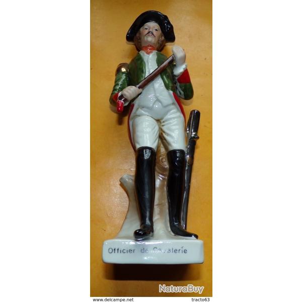 SOLDAT NAPOLEONIEN : OFFICIER DE CAVALERIE, FIGURINE EN PORCELAINE DE 22 CM , FABRICATION REPUBLIQUE