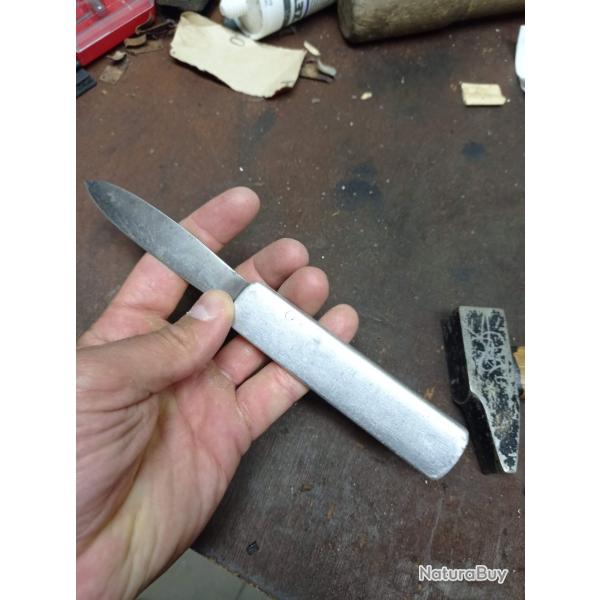 Couteau artisnal militaire