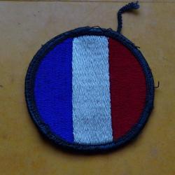 TISSU&nbsp;U.S DE L'ARMEE BLEU BLANC ROUGE DE FORME RONDE&nbsp;  ,&nbsp;ETAT VOIR PHOTO&nbsp; . POUR TOUT RENSEIGNEMENT