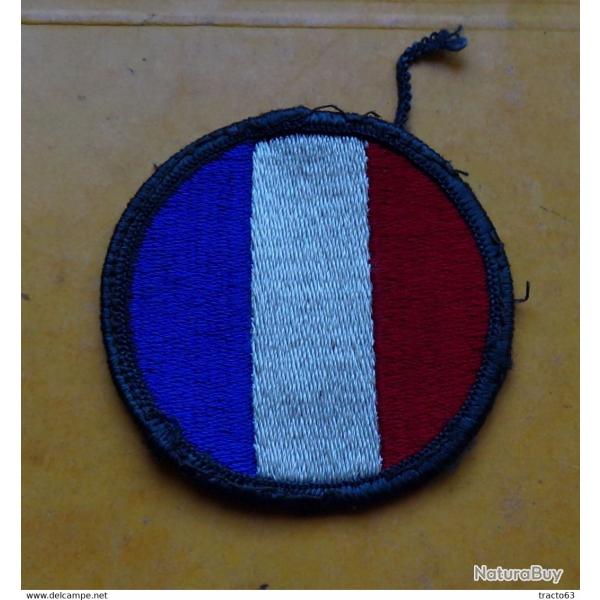 TISSU�U.S DE L'ARMEE BLEU BLANC ROUGE DE FORME RONDE�  ,�ETAT VOIR PHOTO� . POUR TOUT RENSEIGNEMENT