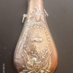 Grande poire a poudre avec bec - "US"
