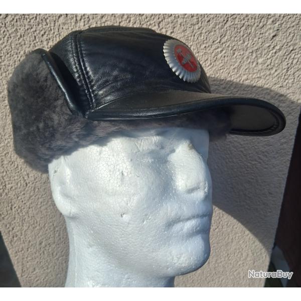 CASQUETTE DE TRAVAIL "LES CHEMINS DE FER RUSSES" CUIR ET FOURRURE DE MOUTON