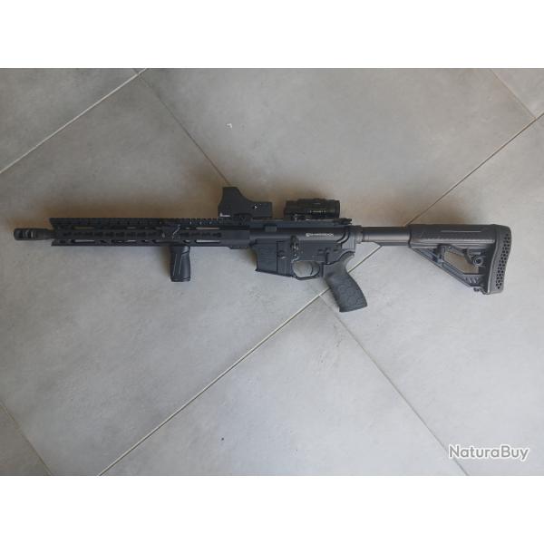 Diamondback DB15 AR-15 .223 Rem - 16" - Full �quip� - Tr�s bon �tat !