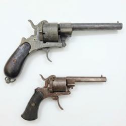 Lot de 2 revolvers &agrave; broche � 11 mm Lefaucheux & 7 mm de poche grav&eacute; �1 euros SANS PRIX DE RESERVE