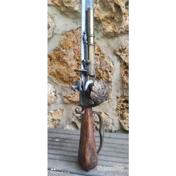R�plique dague pistolet poudre noire XVIII Si�cle. D�coratif.