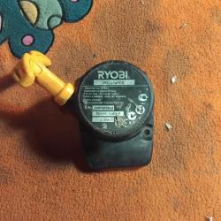 Lanceur d&eacute;marreur d&eacute;broussailleuse Ryobi PBC254YES