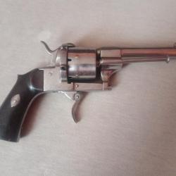 Revolver ancien syst&egrave;me Lefaucheux (&agrave; broche) - XIXe si&egrave;cle - pi&egrave;ce de collection